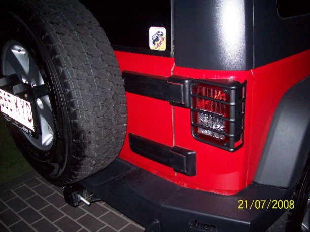Click image for larger version

Name:	RR Tail Light Covers.JPG
Views:	132
Size:	70.0 KB
ID:	27348